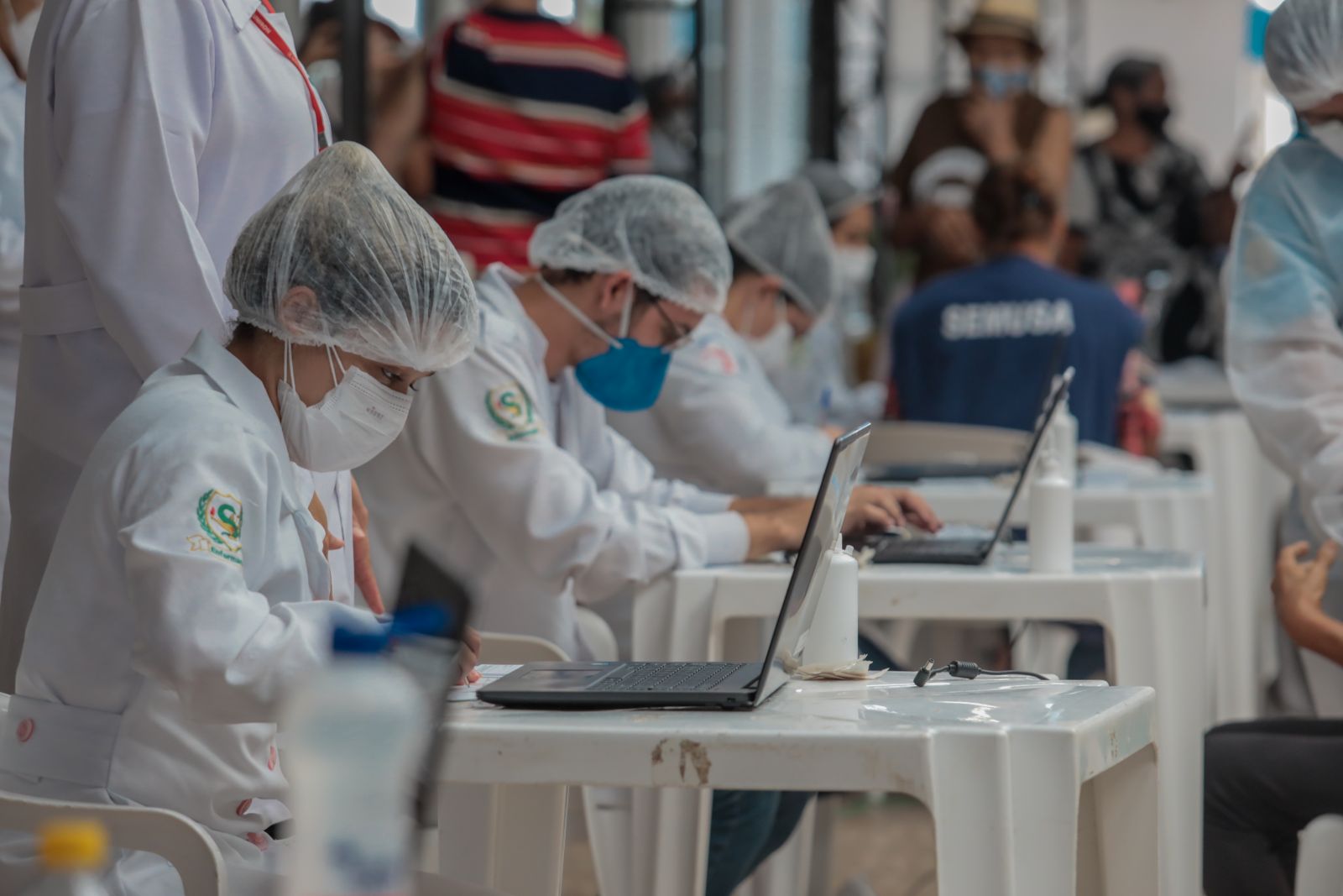 É preciso levar duas cópias do laudo que comprova a comorbidade